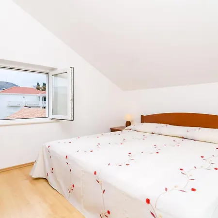 Modern In Dubrovnik, 54 M² With Sea And Garden View *