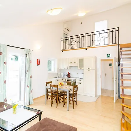 Modern In Dubrovnik, 54 M² With Sea And Garden View *