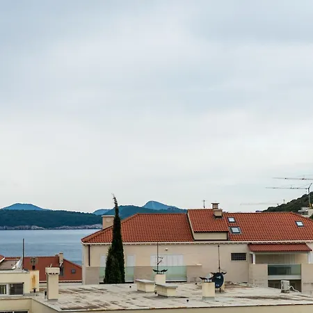 Chic With Sea View In - 48 Sqm Διαμέρισμα Ντουμπρόβνικ