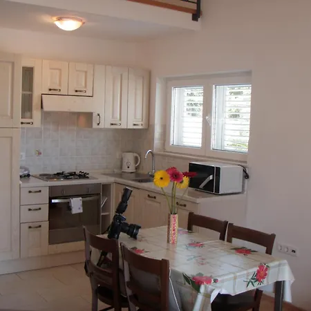 Chic With Sea View In - 48 Sqm Διαμέρισμα Ντουμπρόβνικ
