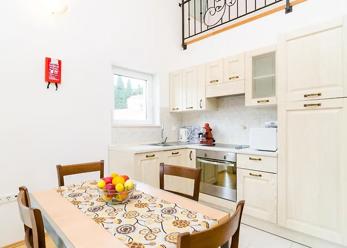 Modern In Dubrovnik, 54 M² With Sea And Garden View Appartement