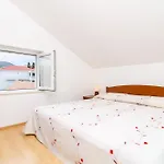Modern In Dubrovnik, 54 M² With Sea And Garden View *